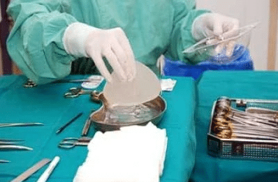 جراحی لیفت سینه وپروتز سینه